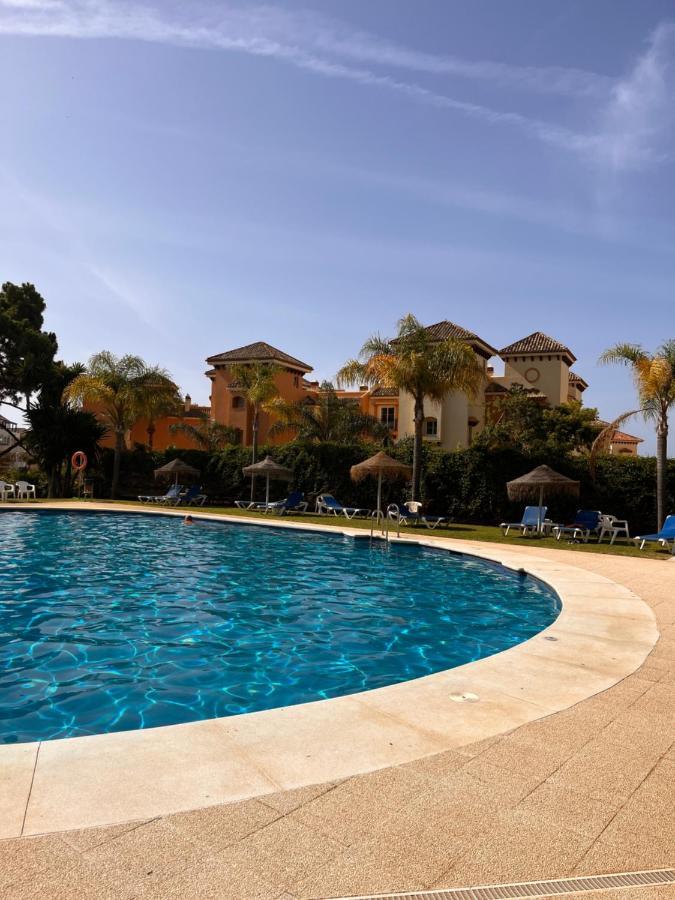 Vistas Al Mar Marbella Del Este Exterior photo