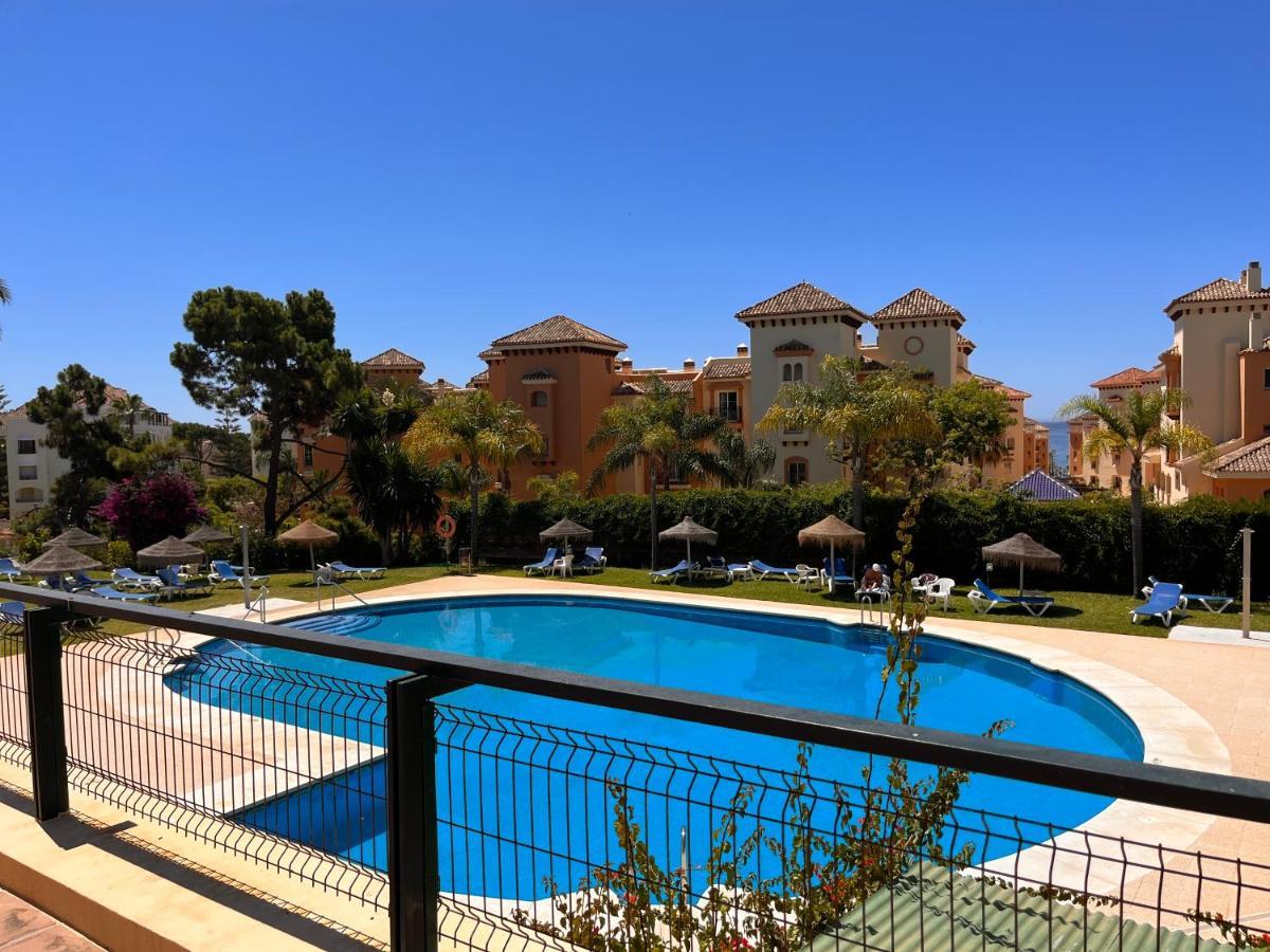 Vistas Al Mar Marbella Del Este Exterior photo